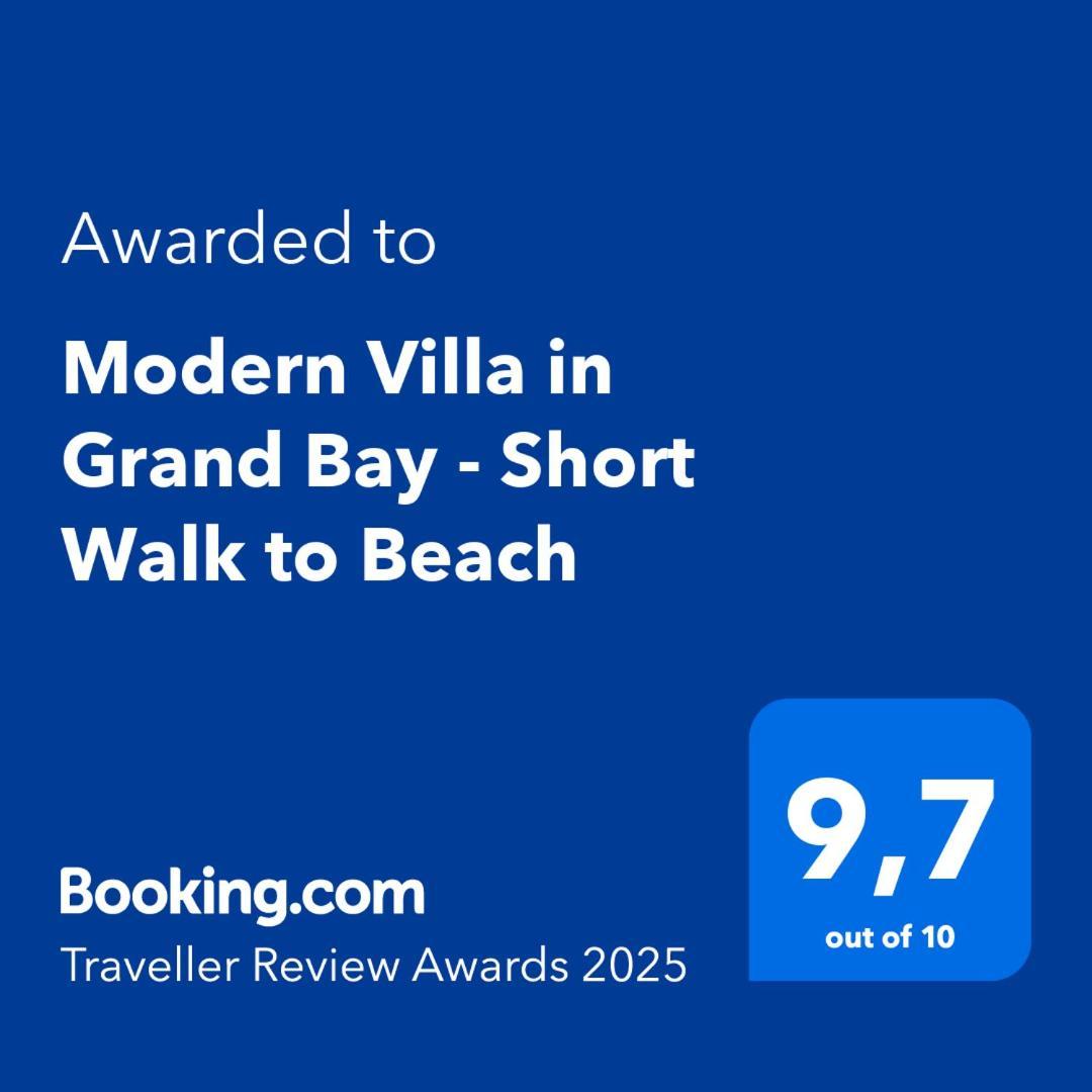 Modern Villa In Grand Bay - Short Walk To Beach Exterior foto